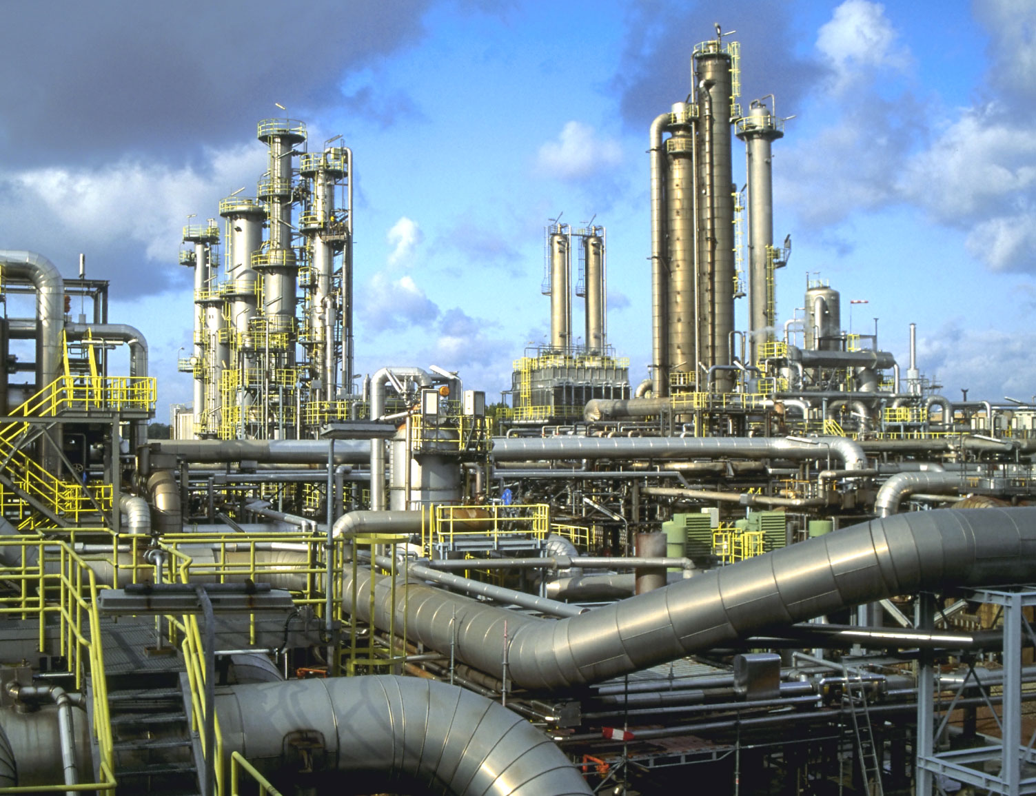 Химический завод в сша. Промышленности 298. Промышленности 298 самара дом. Капотня завод мнпз. Фото промышленности 298 самара.